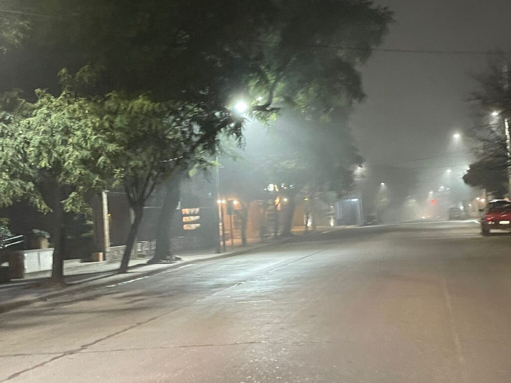 Jueves con neblina en Jesús María y zona.