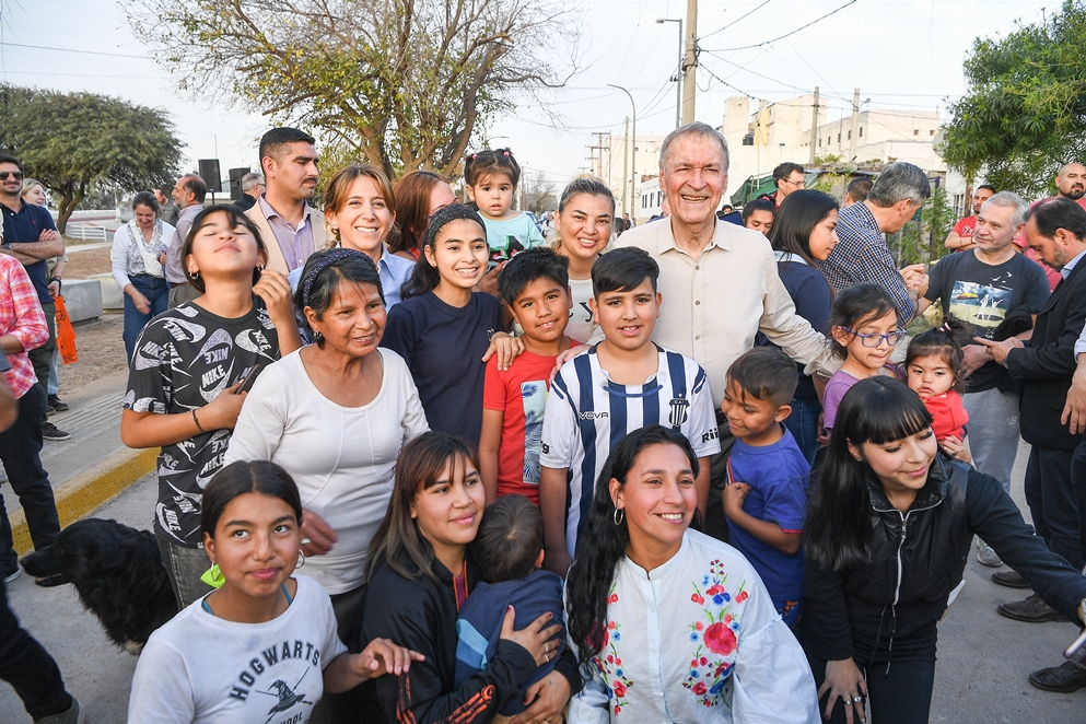 Schiaretti inauguró la urbanización de barrio La Maternidad