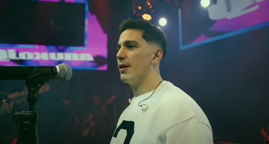 El chino dice: ‘CONMIGO SIEMPRE’