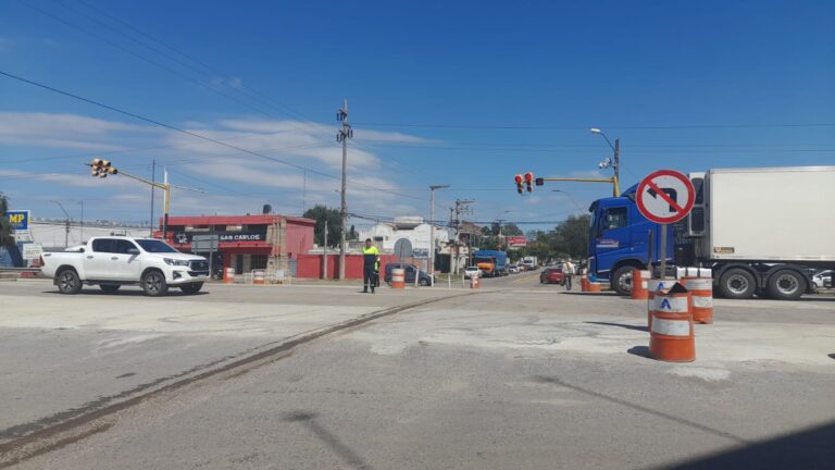 Se encuentra habilitado el cruce de Ruta 9 y Bv. Agüero en sentido este-oeste y viceversa