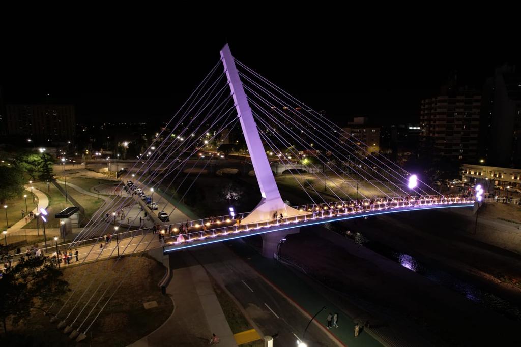 Schiaretti y Llaryora inauguraron el nuevo puente peatonal “450 Aniversario”