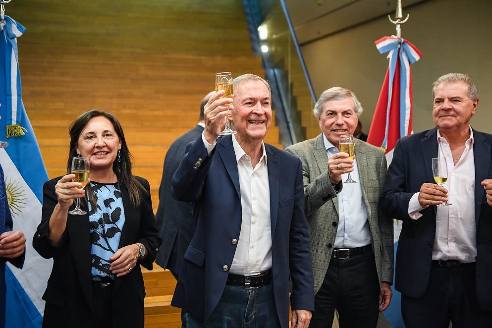 El gobernador se despidió de la prensa a horas de concluir su gestión