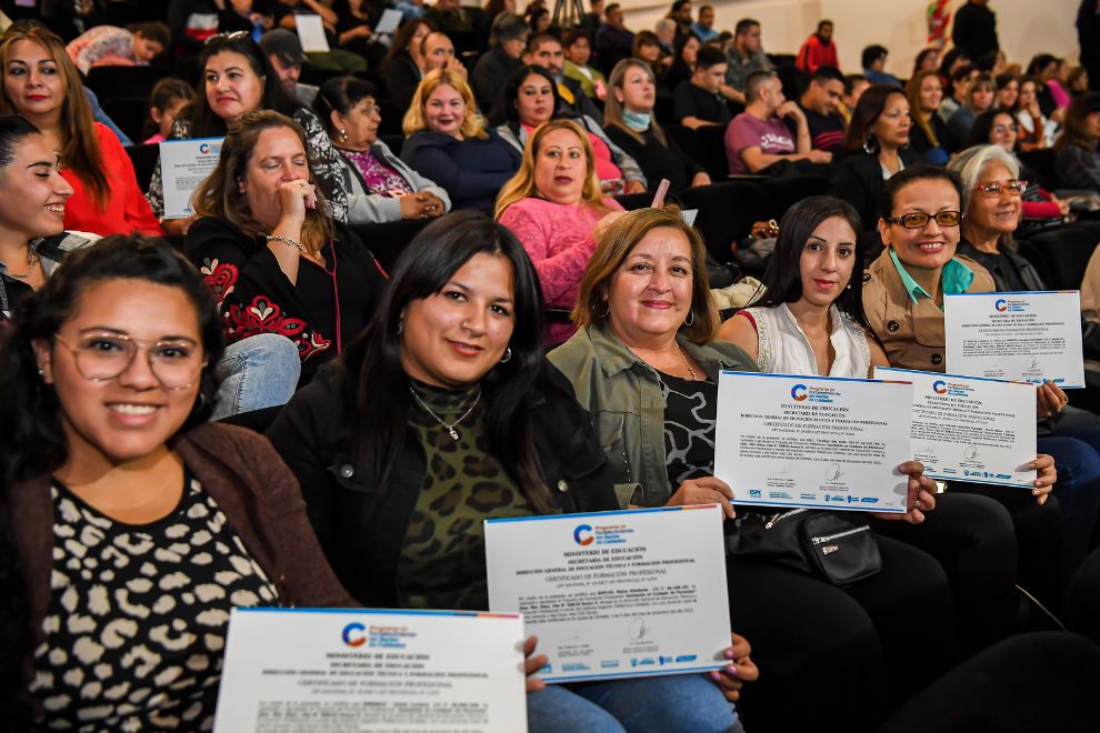 Egresó la primera cohorte de la Formación Profesional en Cuidado de Personas
