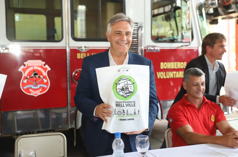 En Bell Ville, Llaryora anunció una nueva Fiscalía y una base de la Fuerza Policial Antinarcótico