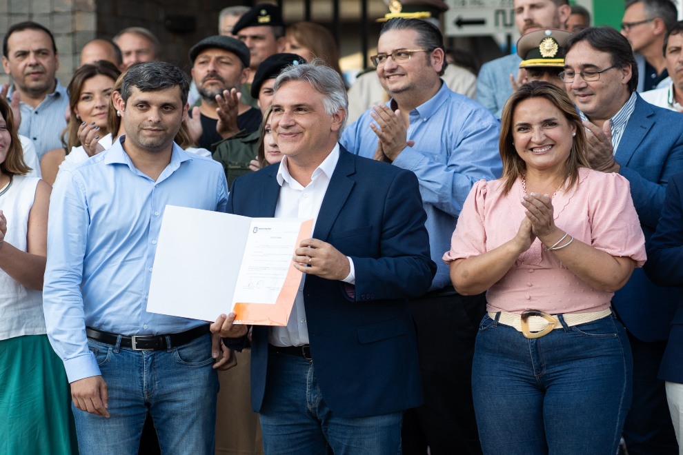Llaryora anunció la duplicación de calzada de un tramo de la ruta 9 Norte, en Colonia Caroya
