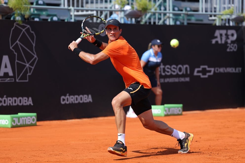 En la primera jornada del Córdoba Open, dos argentinos pasaron a octavos de final