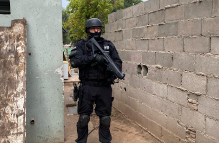 CÓRDOBA: POR UNA CAUSA DE DROGAS, FPA REALIZÓ UN ALLANAMIENTO EN BARRIO EL TROPEZÓN