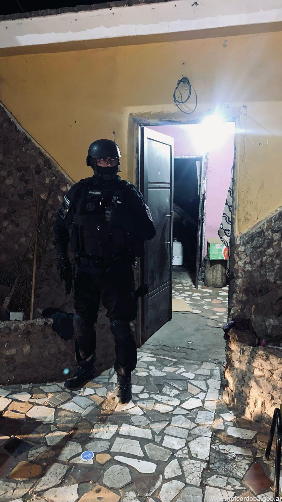 LA FPA DETUVO A DOS PRIMOS POR VENTA DE DROGAS EN DEÁN FUNES