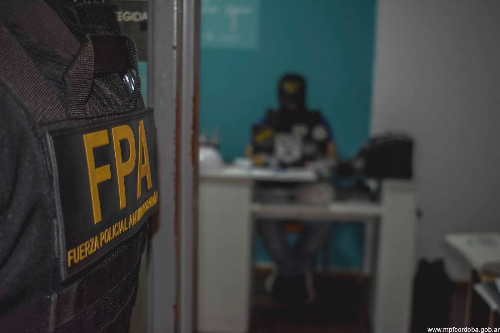 CÓRDOBA: «NARANJITAS» DETENIDOS POR COMERCIALIZAR COCAÍNA EN BARRIO CENTRO