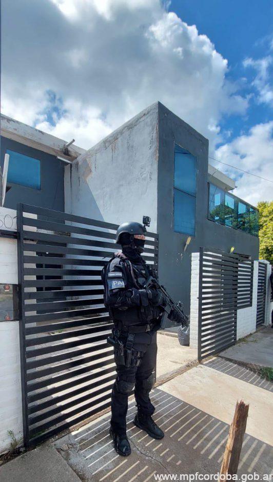 CÓRDOBA: FPA DETUVO A UN SUJETO Y REALIZÓ ALLANAMIENTOS EN BARRIOS GENERAL SAVIO Y LOS SAUCES