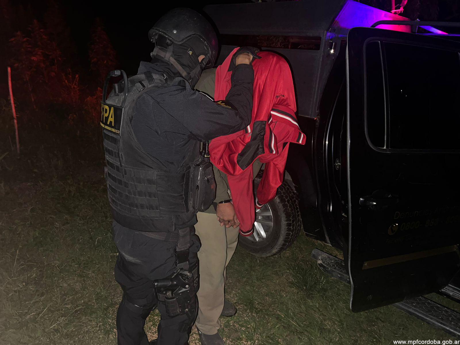 CERRO COLORADO: FPA DETUVO A UN EX POLICÍA E INCAUTÓ DROGAS