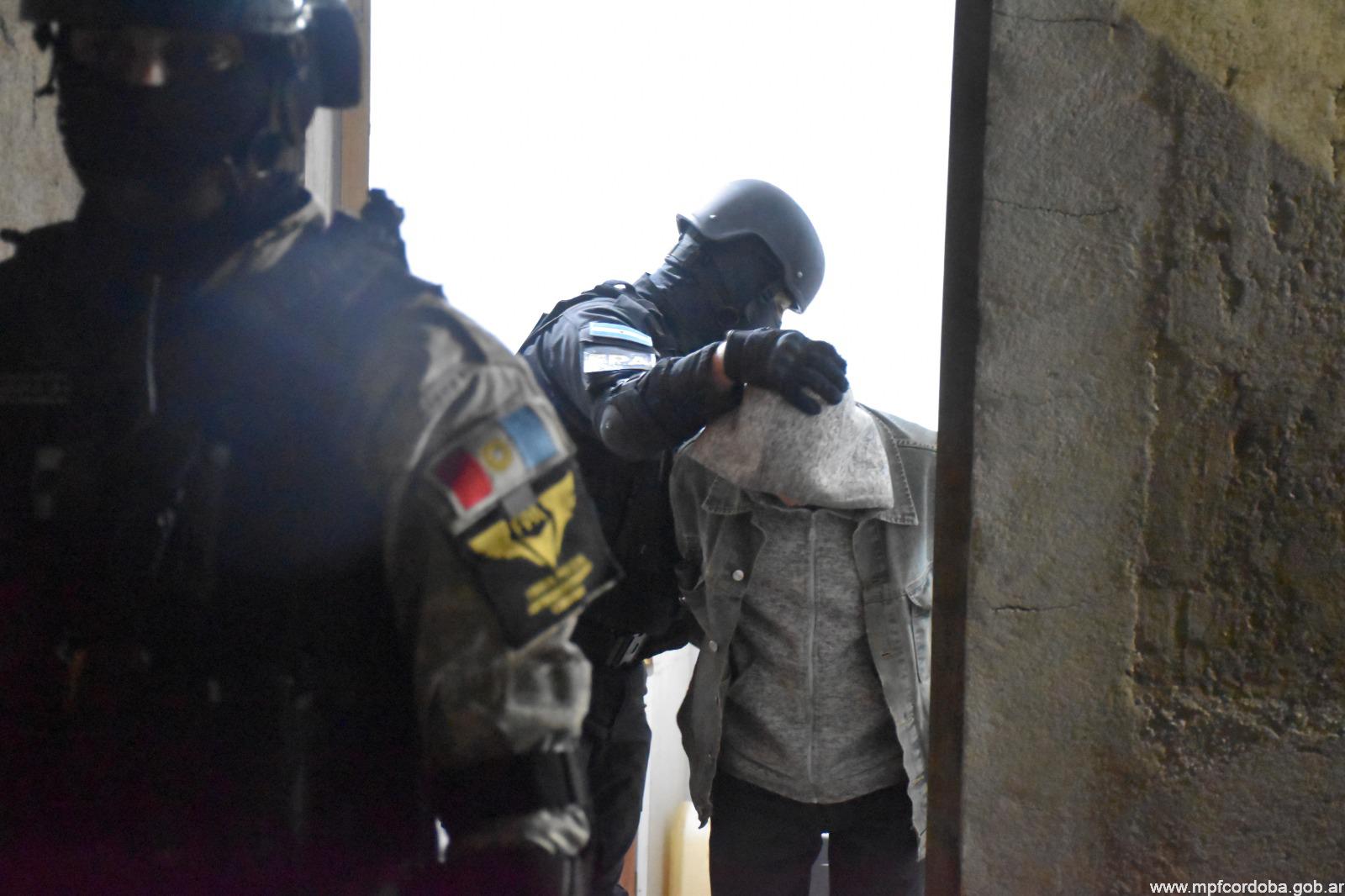 CÓRDOBA: FPA DETUVO AL CABECILLA DE UNA BANDA NARCO QUE OPERABA EN BARRIO LOS EUCALIPTUS Y CIUDAD DE MIS SUEÑOS