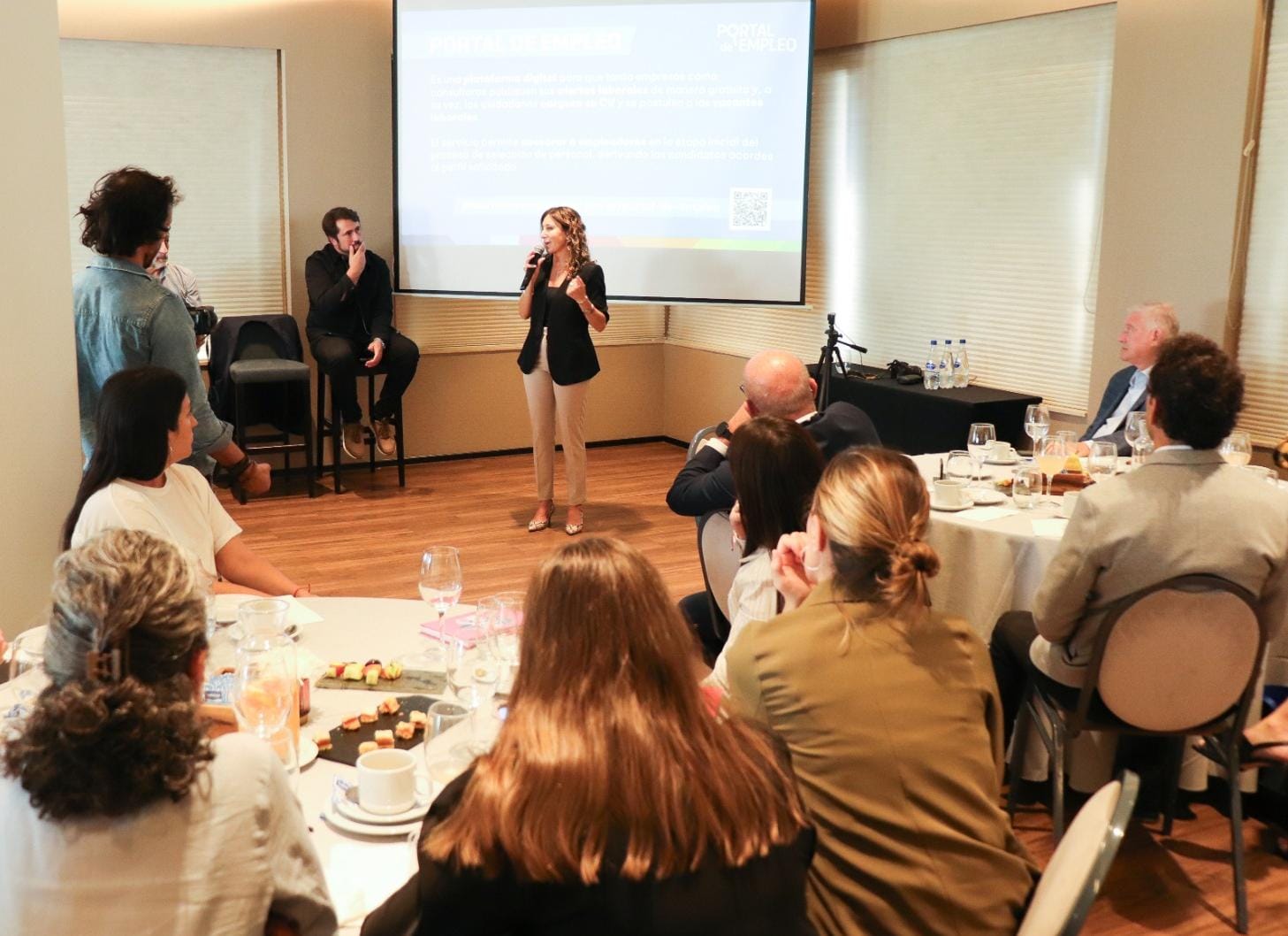 La Provincia se reunió con empresarios para promover la inserción laboral