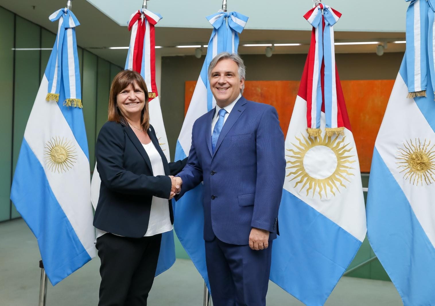 Llaryora le transmitió a Bullrich su apoyo para el uso de las Fuerzas Armadas en la lucha contra el narcotráfico