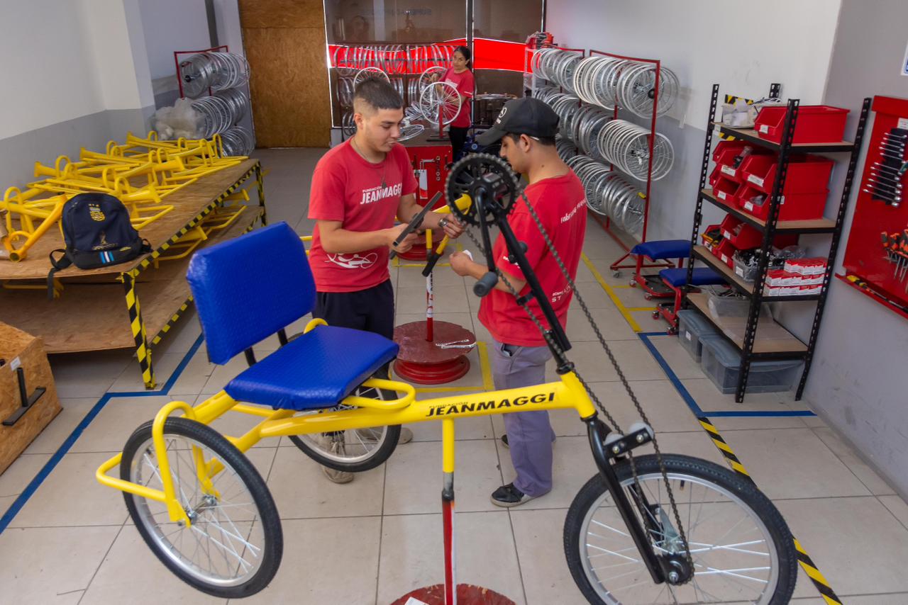 Apoyo provincial para la producción de bicicletas adaptadas