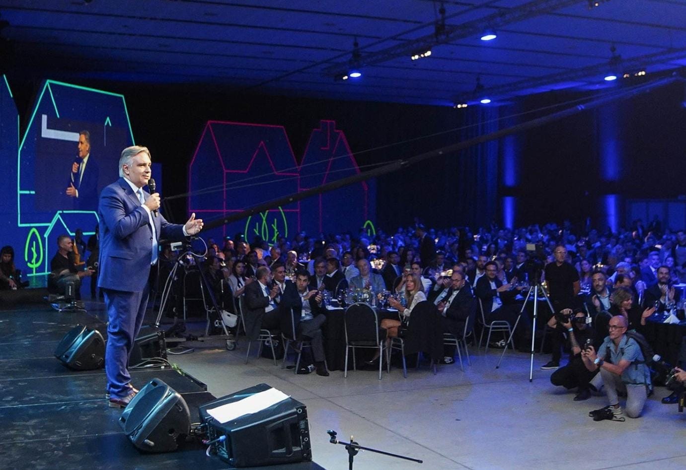 Llaryora participó de la Noche de los Intendentes 2024
