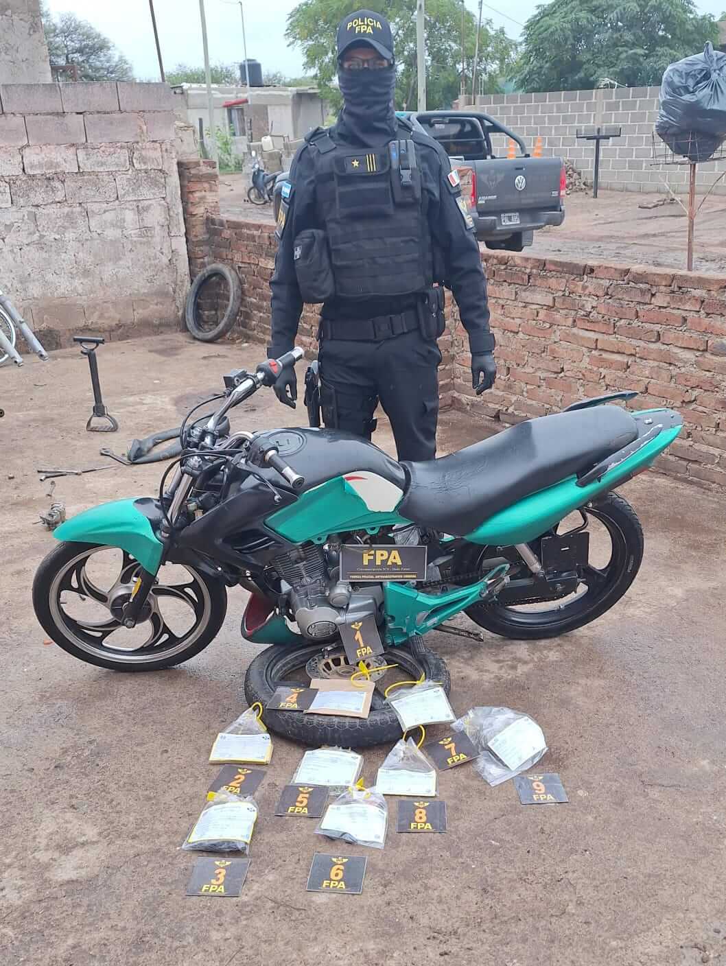 Detienen y cierran un punto de venta de drogas en Dean Funes