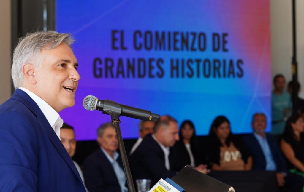 Villa Cura Brochero: Llaryora quiere potenciar el turismo religioso y anuncia un monumento al cura gaucho