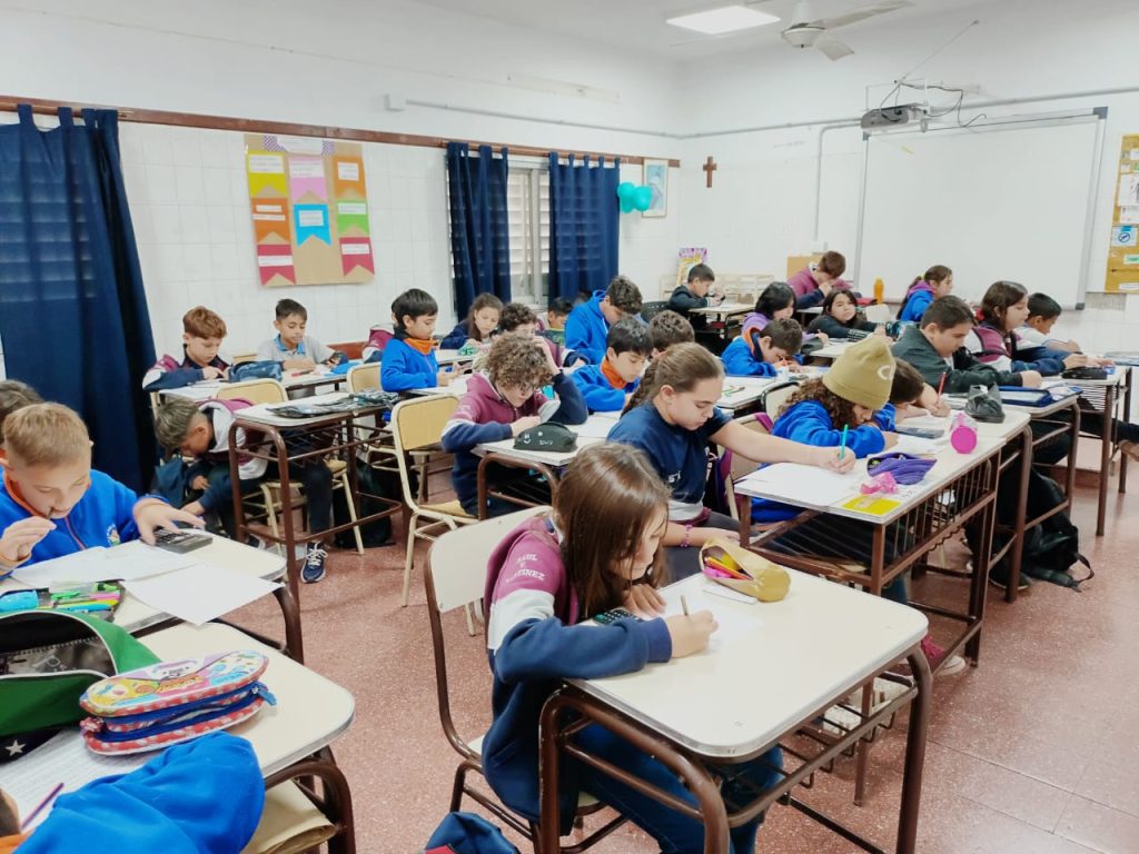 En 2024 se redujo la deserción escolar