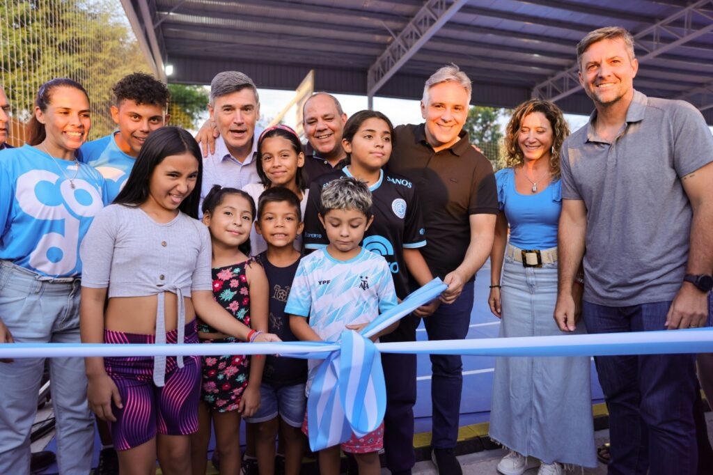 Capital: con la inauguración del polideportivo número 61, la Provincia consolida la integración social