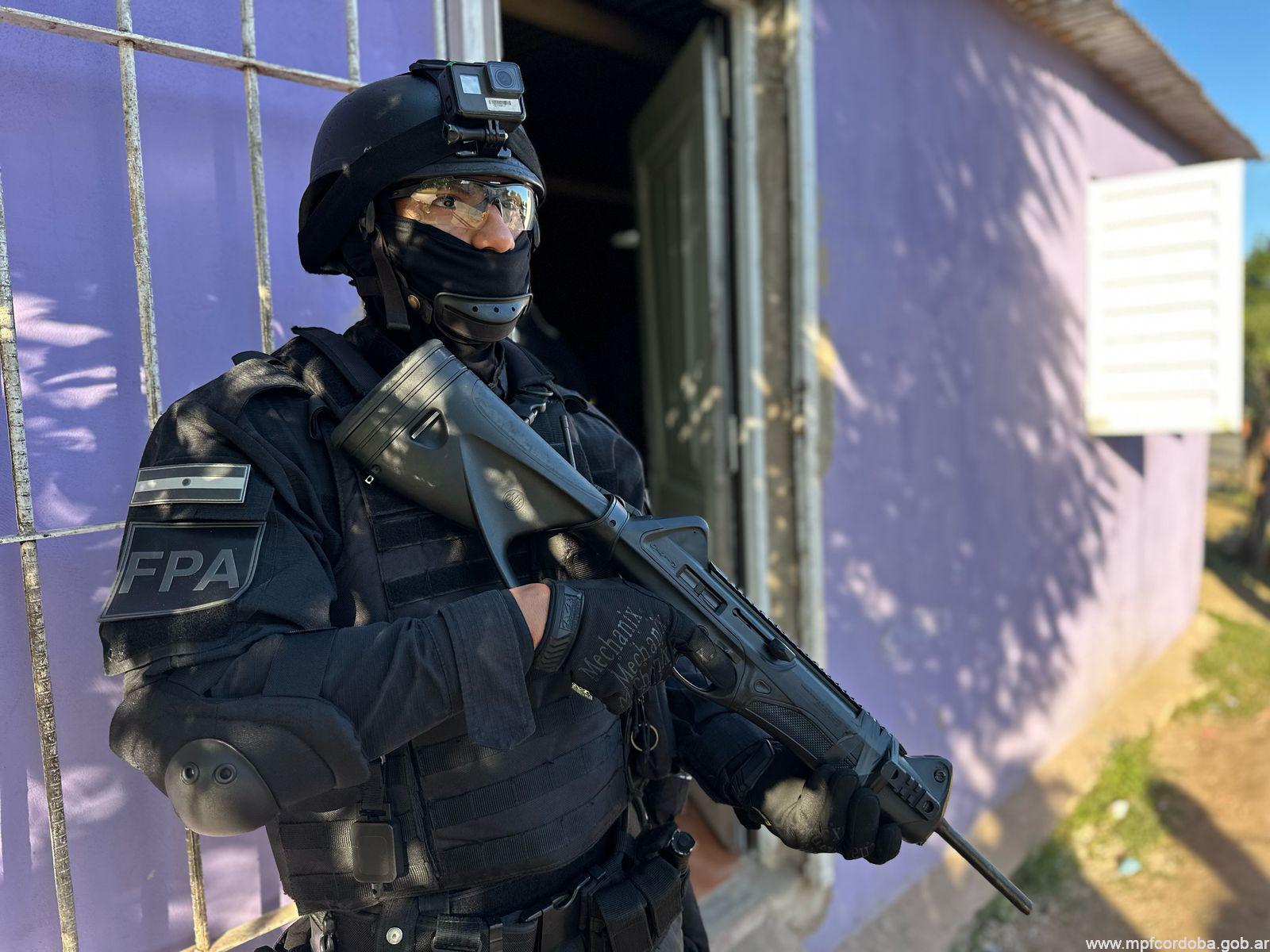 CÓRDOBA: FPA SECUESTRÓ MÁS DE 1000 DOSIS DE COCAÍNA Y DETUVO A TRES MUJERES EN BARRIO CIUDAD EVITA