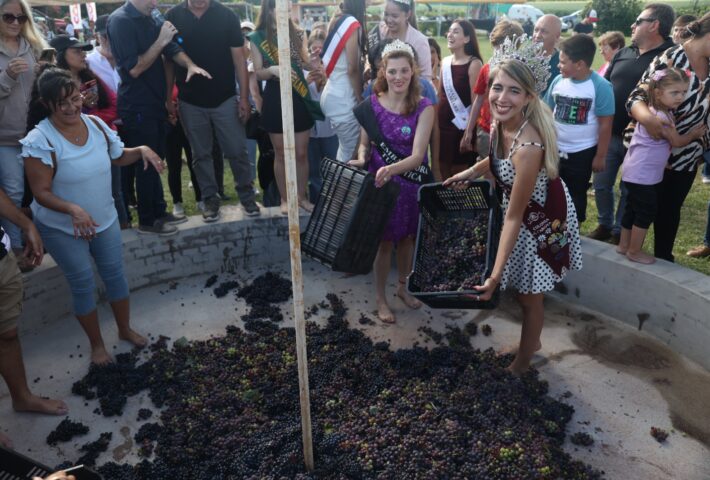 Colonia Caroya inició los festejos en el mes de Vendimia
