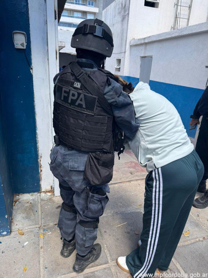 VILLA CARLOS PAZ: UNA PAREJA DETENIDA POR COMERCIALIZACIÓN DE ESTUPEFACIENTES