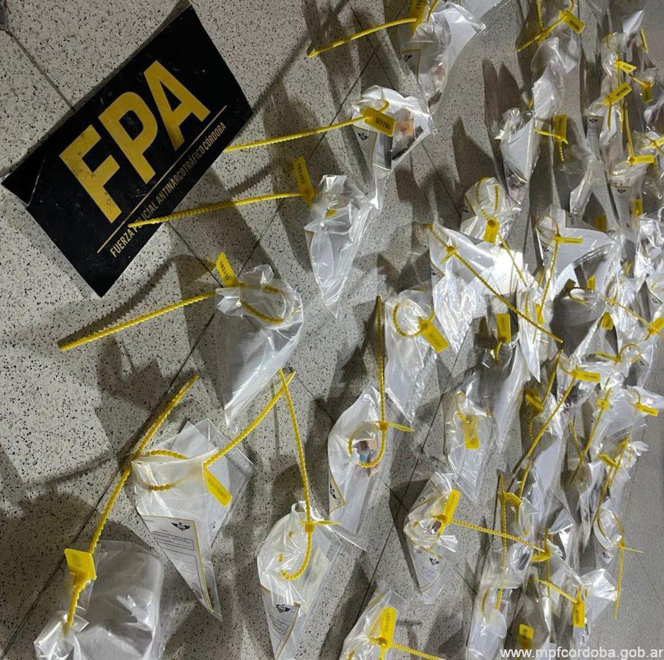 FIESTA ELECTRÓNICA: FPA SECUESTRÓ COCAÍNA, TUSSI, MDMA, ÉXTASIS, LSD Y MARIHUANA EN CÓRDOBA