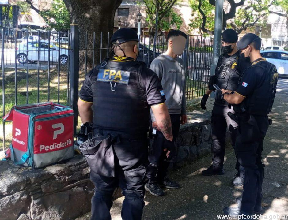 FPA REALIZÓ CONTROLES ANTINARCÓTICOS Y SECUESTRÓ DROGAS EN EL CENTRO DE CÓRDOBA. UN DETENIDO