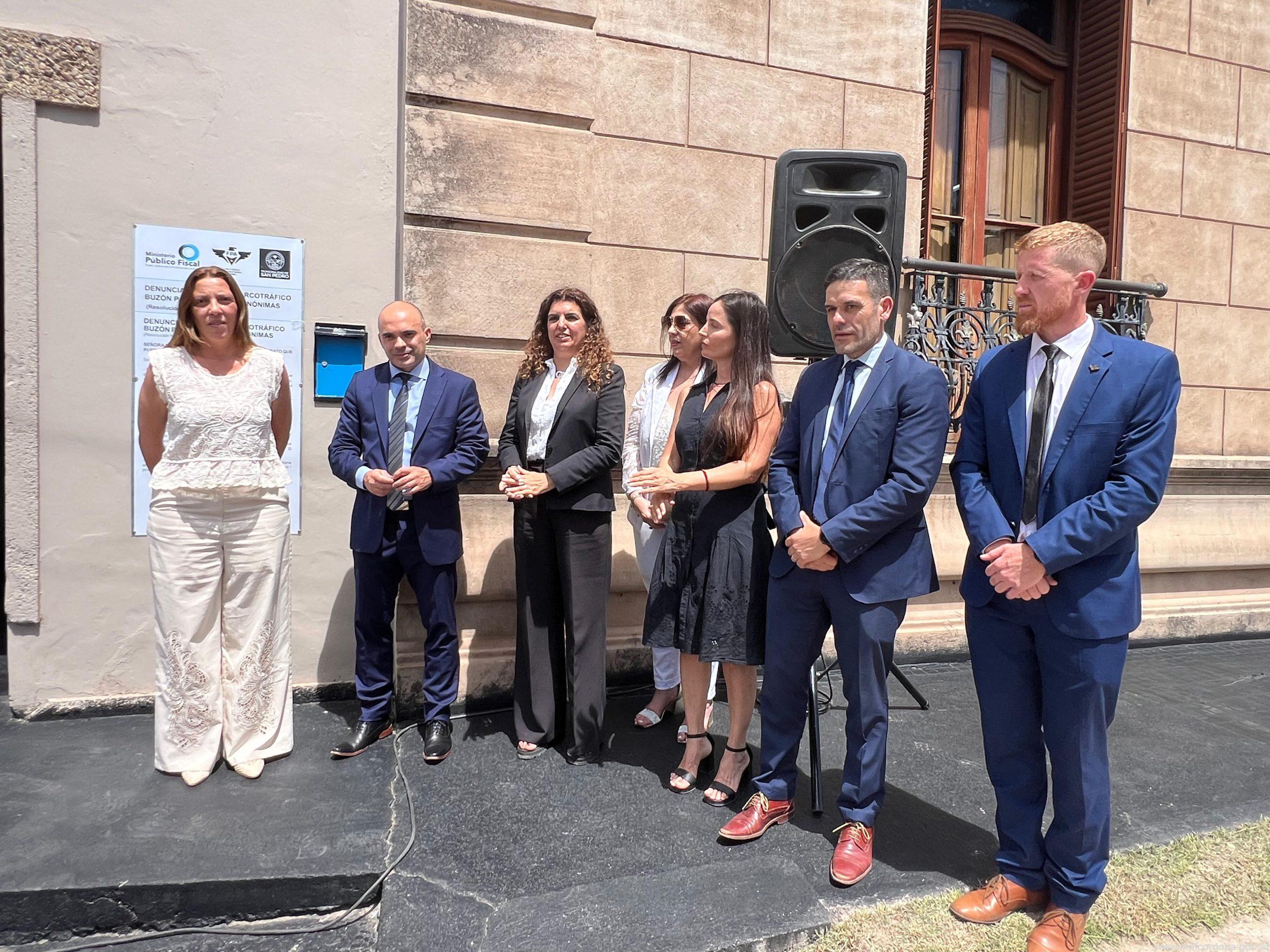 INAGURAN BUZONES PARA DENUNCIAS POR NARCOMENUDEO EN SAN PEDRO Y VILLA SARMIENTO