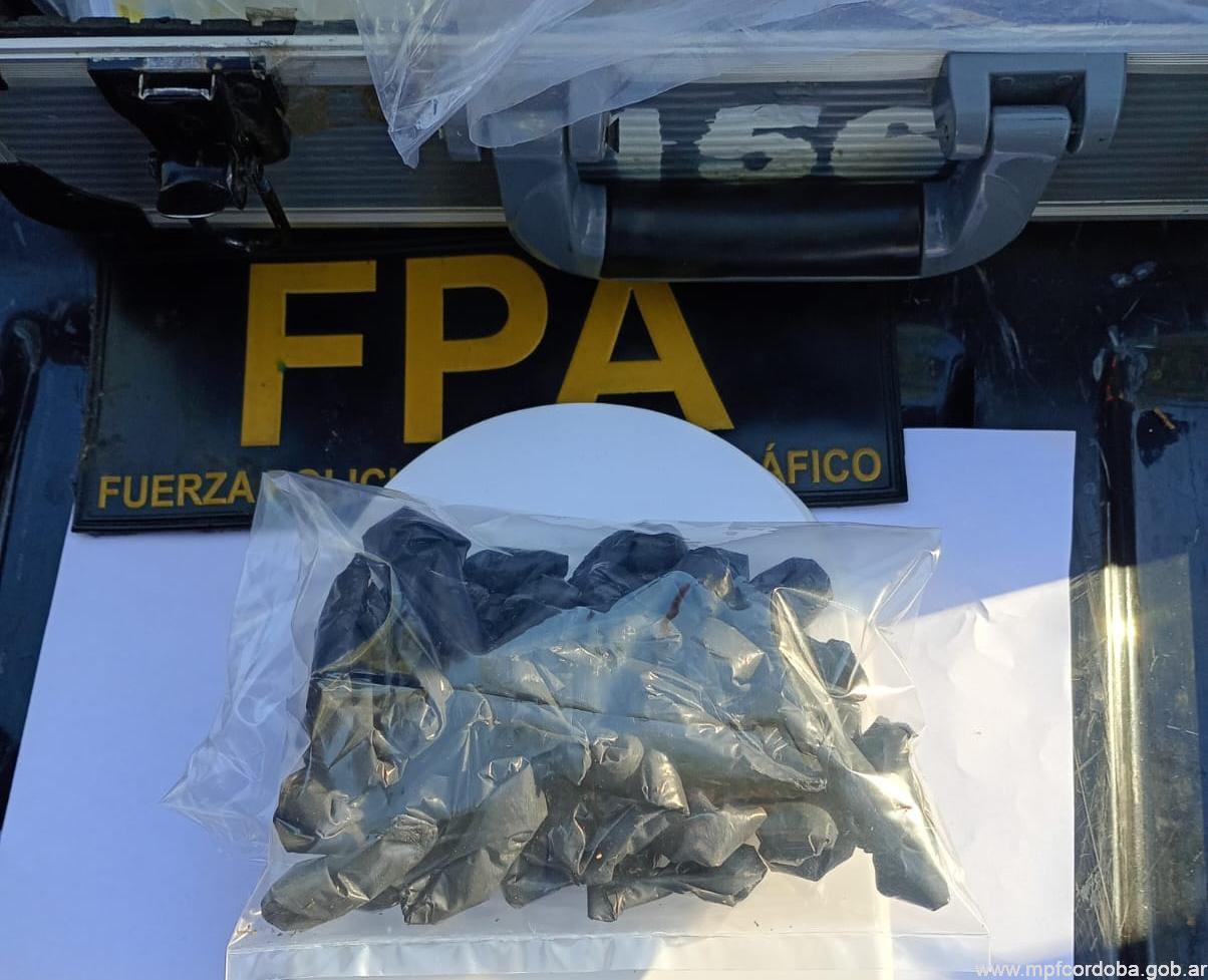 PATRULLAJES INTERFUERZAS: FPA DETUVO A UN DETENIDO Y SECUESTRÓ COCAÍNA Y MARIHUANA FRACCIONADA EN CÓRDOBA