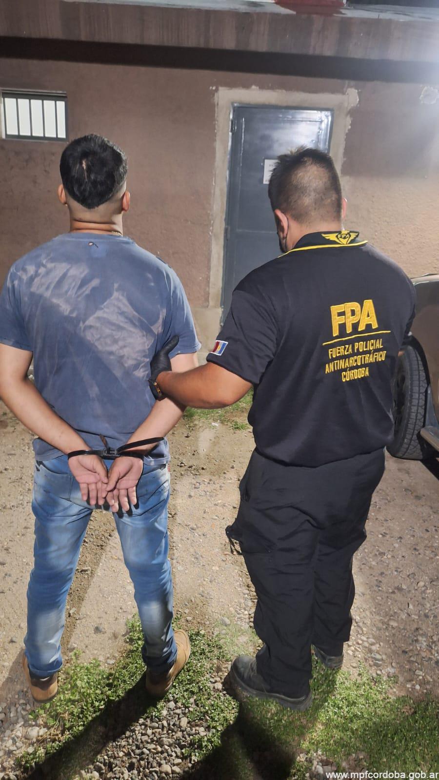 CÓRDOBA: FPA DETUVO A UN PROVEEDOR DE DROGAS QUE ABASTECÍA A DEÁN FUNES