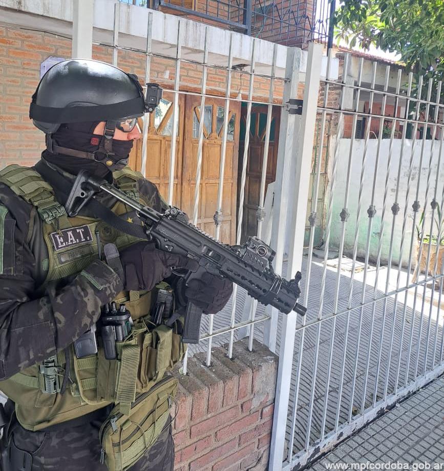 CÓRDOBA: FPA REALIZÓ UN ALLANAMIENTO Y SECUESTRÓ ESTUPEFACIENTES EN BARRIO ACOSTA