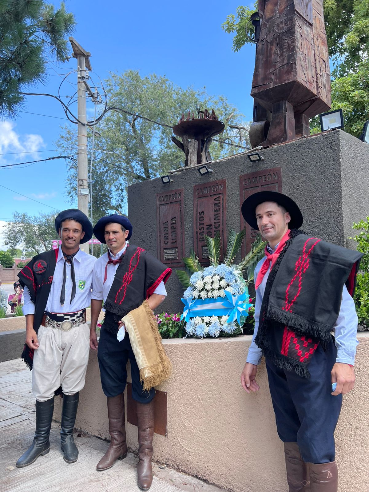 #FestivalJM2026: Jornada inaugural con el descubrimiento de placa de campeónes.