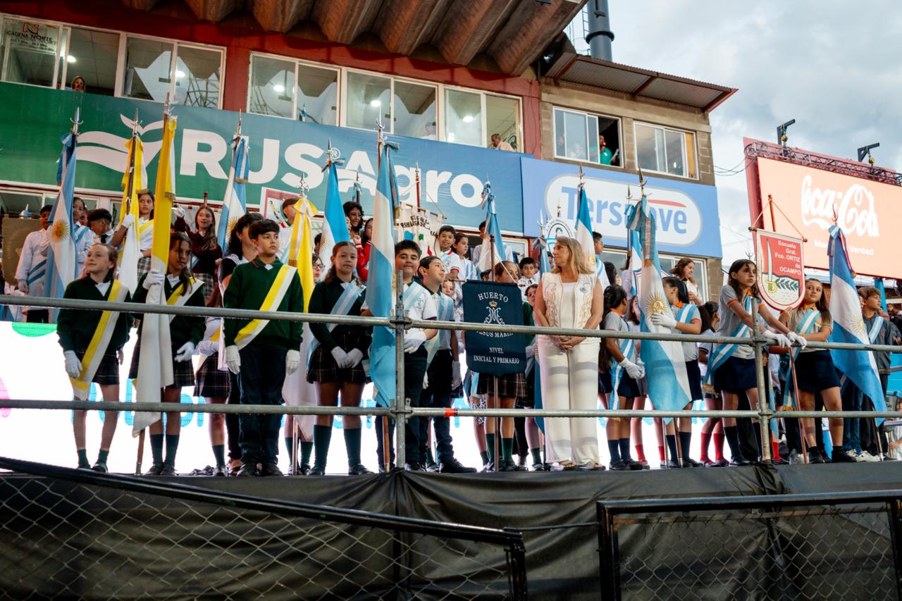 Mas de 25mil personas disfrutaron de la primera noche en Jesús María