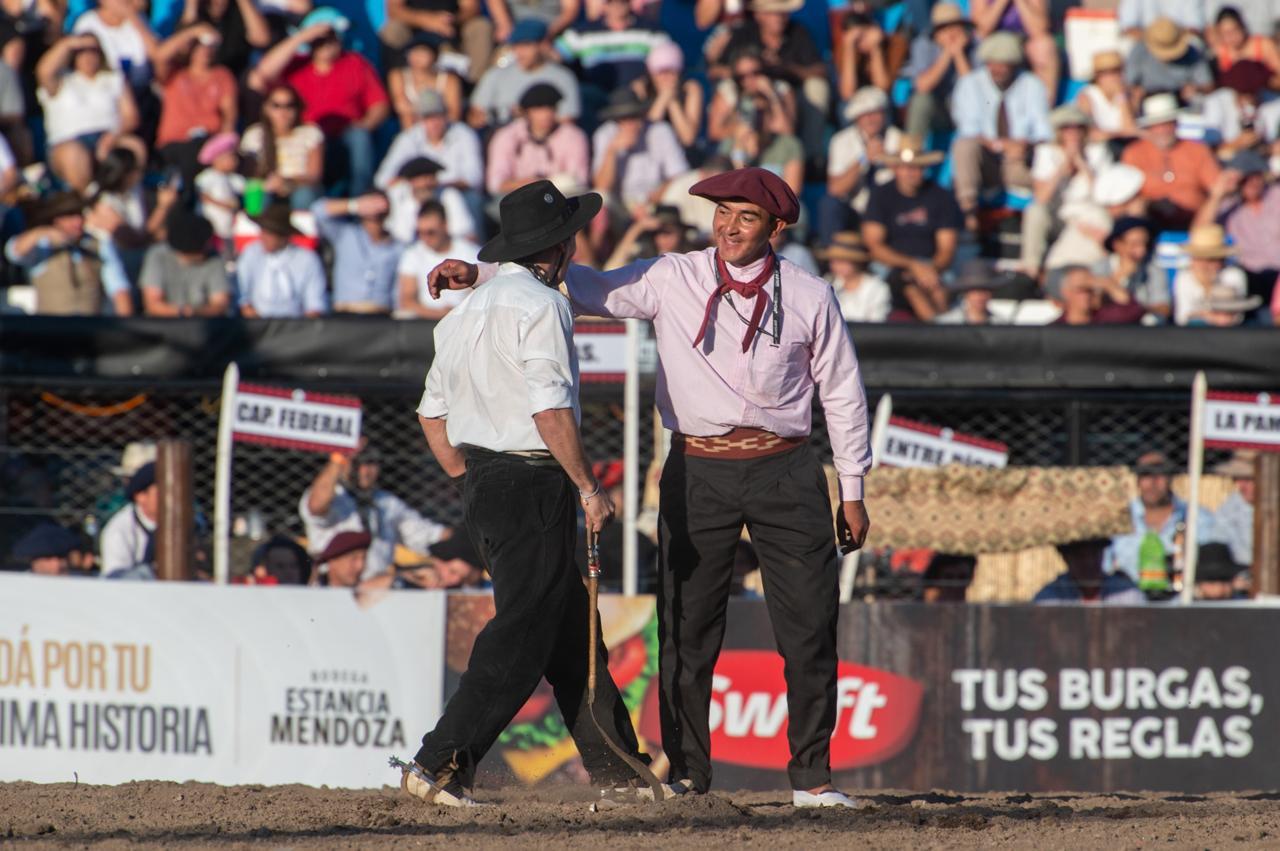 Dos nuevos líderes tras la tercera jornada de jineteada