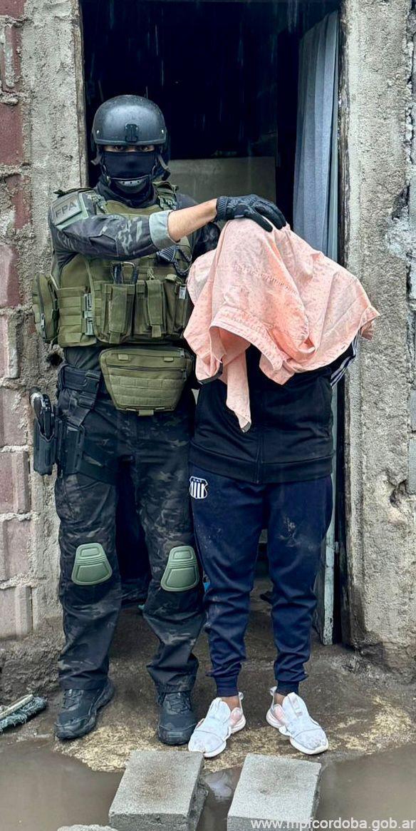CÓRDOBA: SEIS DETENIDOS POR DELIVERY DE COCAÍNA Y MARIHUANA EN BARRIO PARQUE 9 DE JULIO