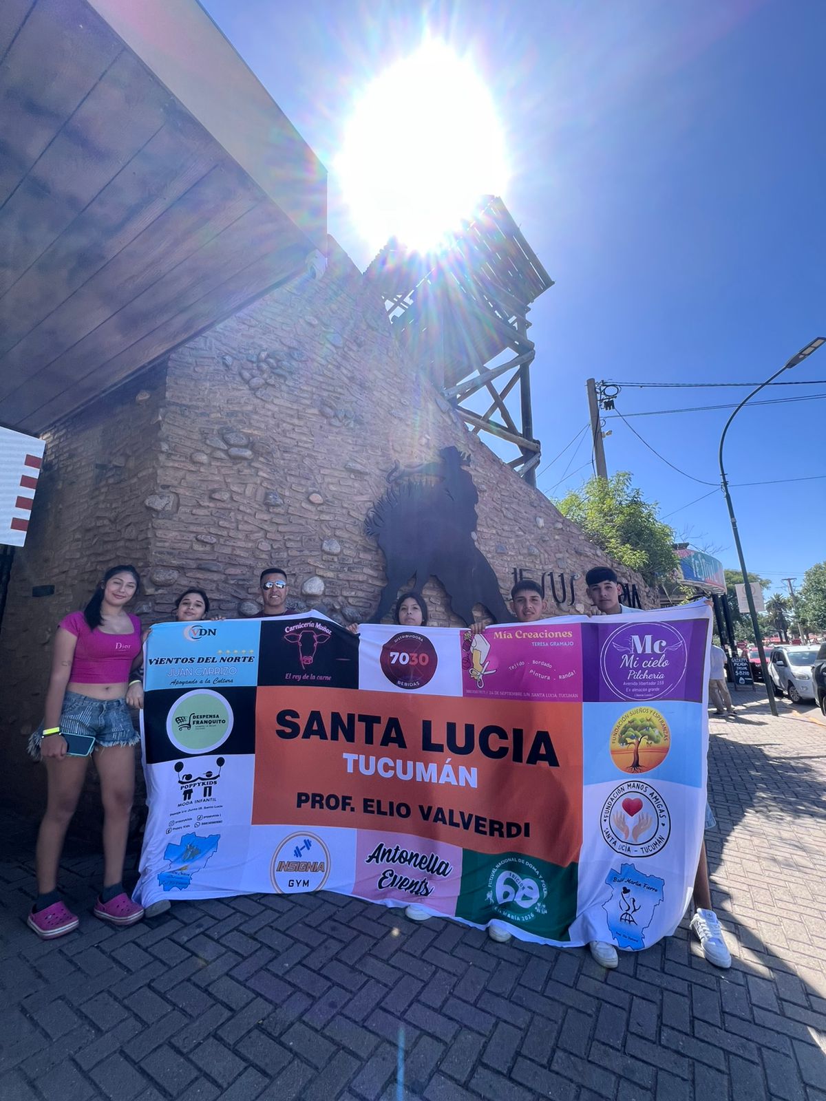 Llegaron bailarines de todo el país para conformar el cuadro de apertura del Festival