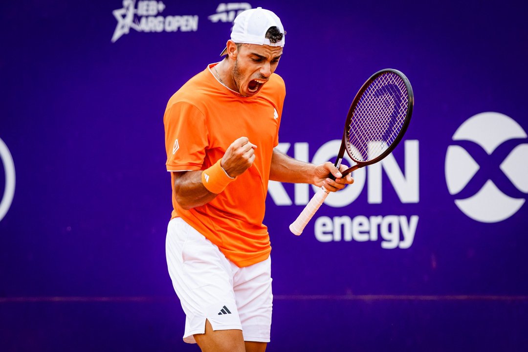 Francisco Cerúndolo avanzó a cuartos de final del Chile Open