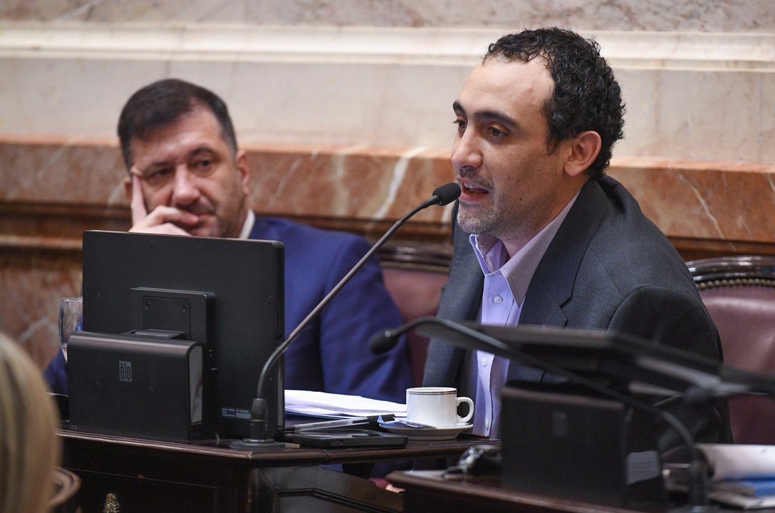 “Pedante, soberbio e incapacitado”, las lapidarias razones de un senador para rechazar a Iglesias como embajador