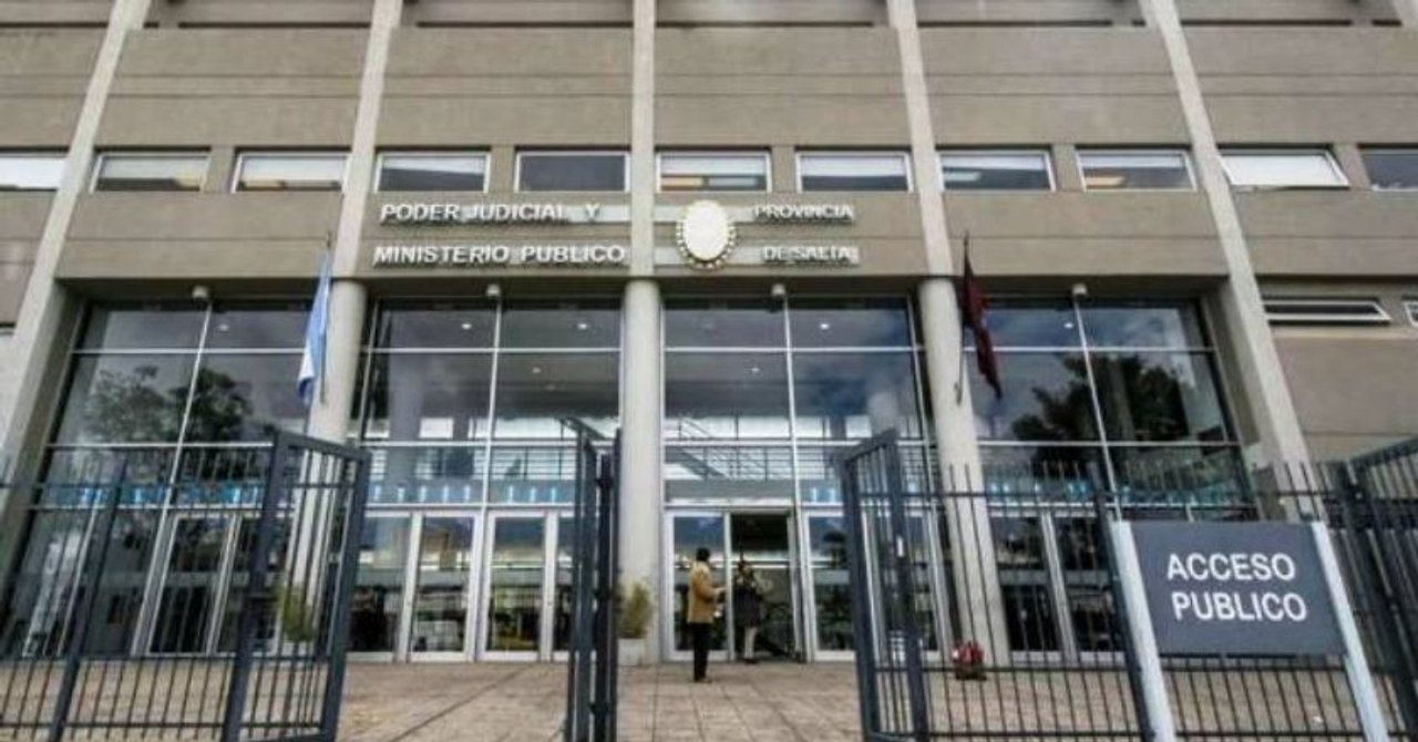 Tiene 21 años, golpeó a su pareja con un palo en la cabeza, ya tenía una cautelar: un año de prisión