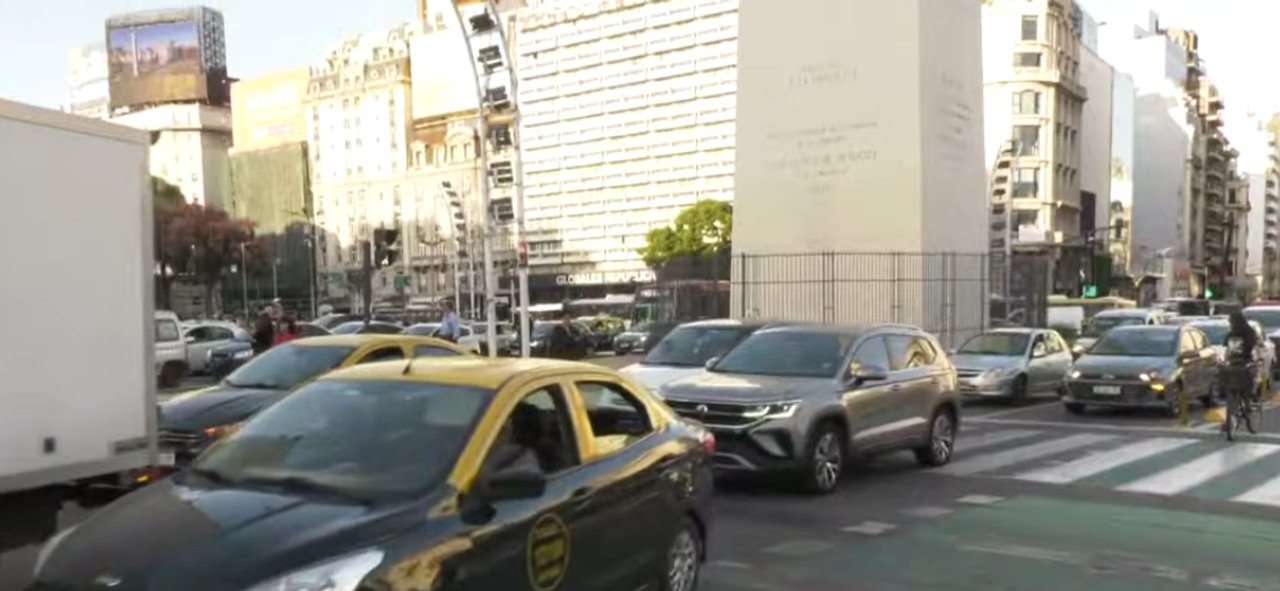 Manifestantes cortaron la calle a la altura del Obelisco
