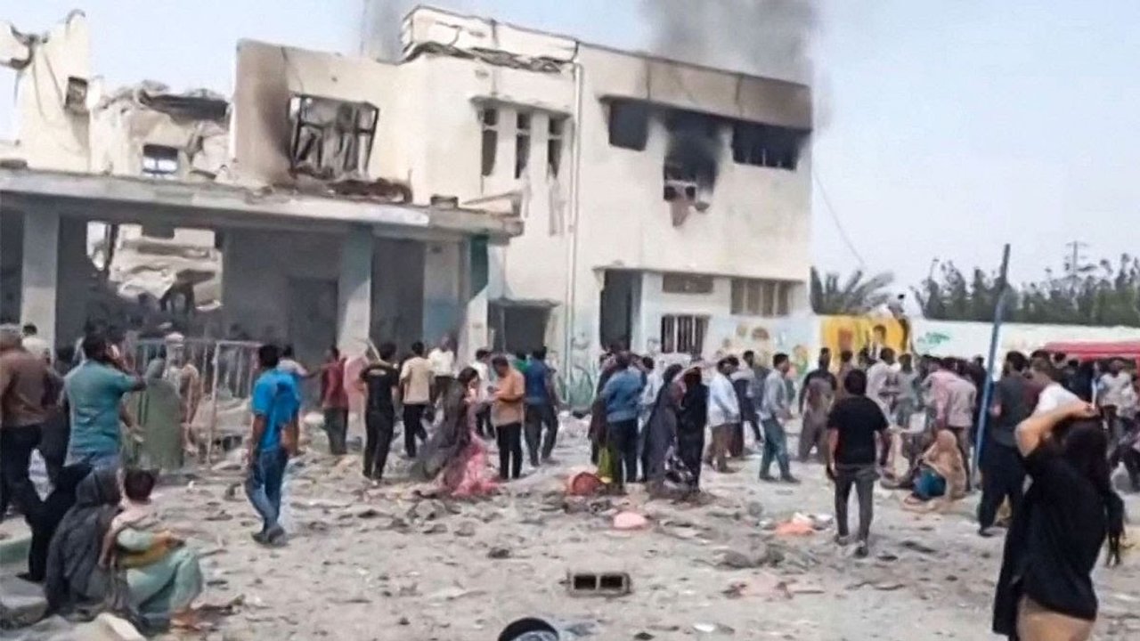 Imágenes estremecedoras: un bombardeo contra una escuela en Irán mató a decenas de niñas