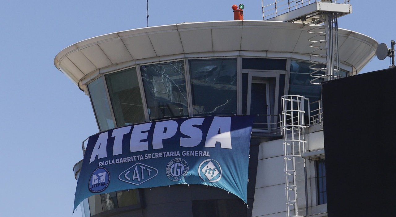 Complicaciones en los vuelos por el paro de controladores aéreos