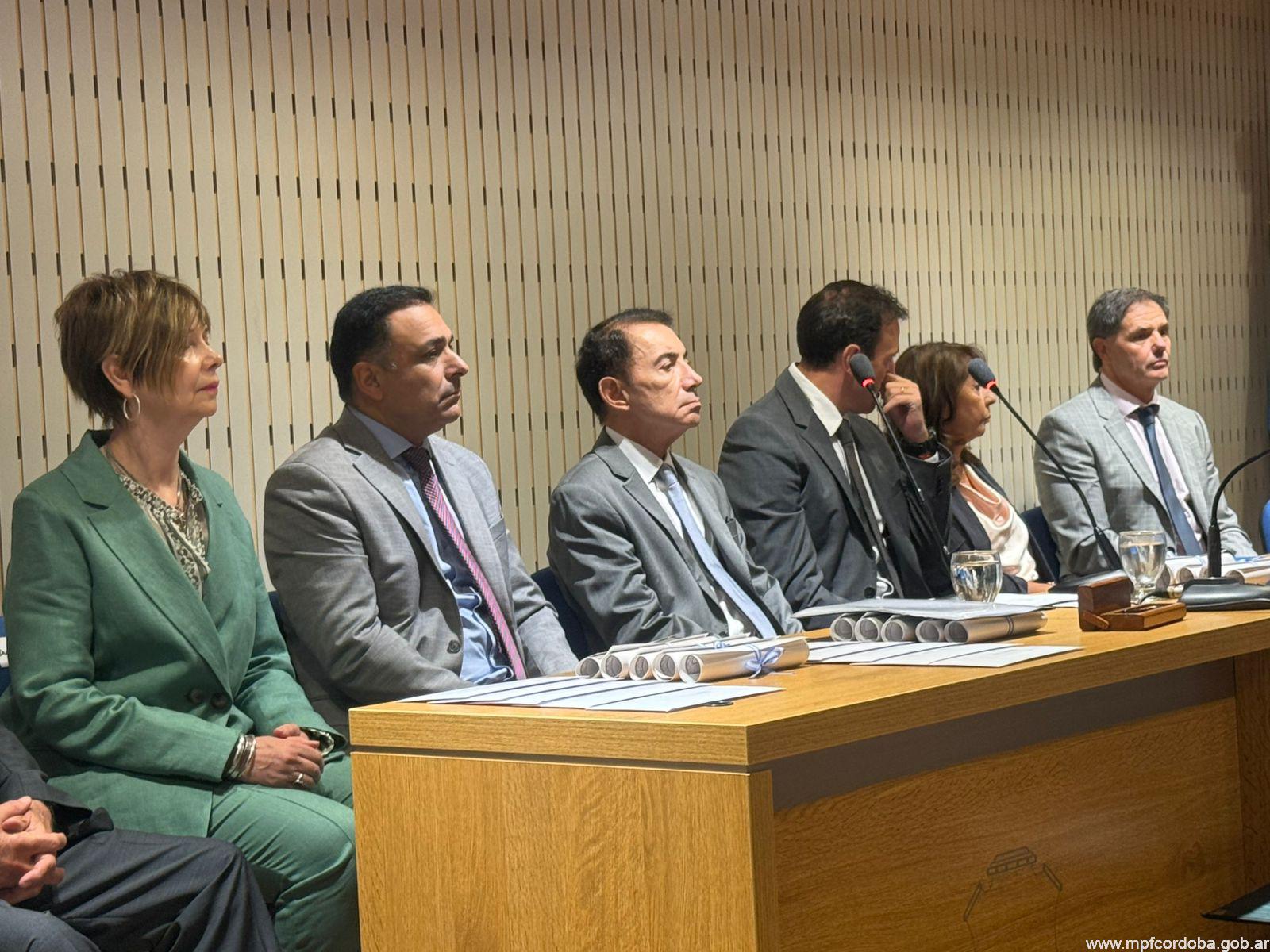 TOMA DE JURAMENTO DE LOS NUEVOS JUECES DE CONTROL Y FISCALES