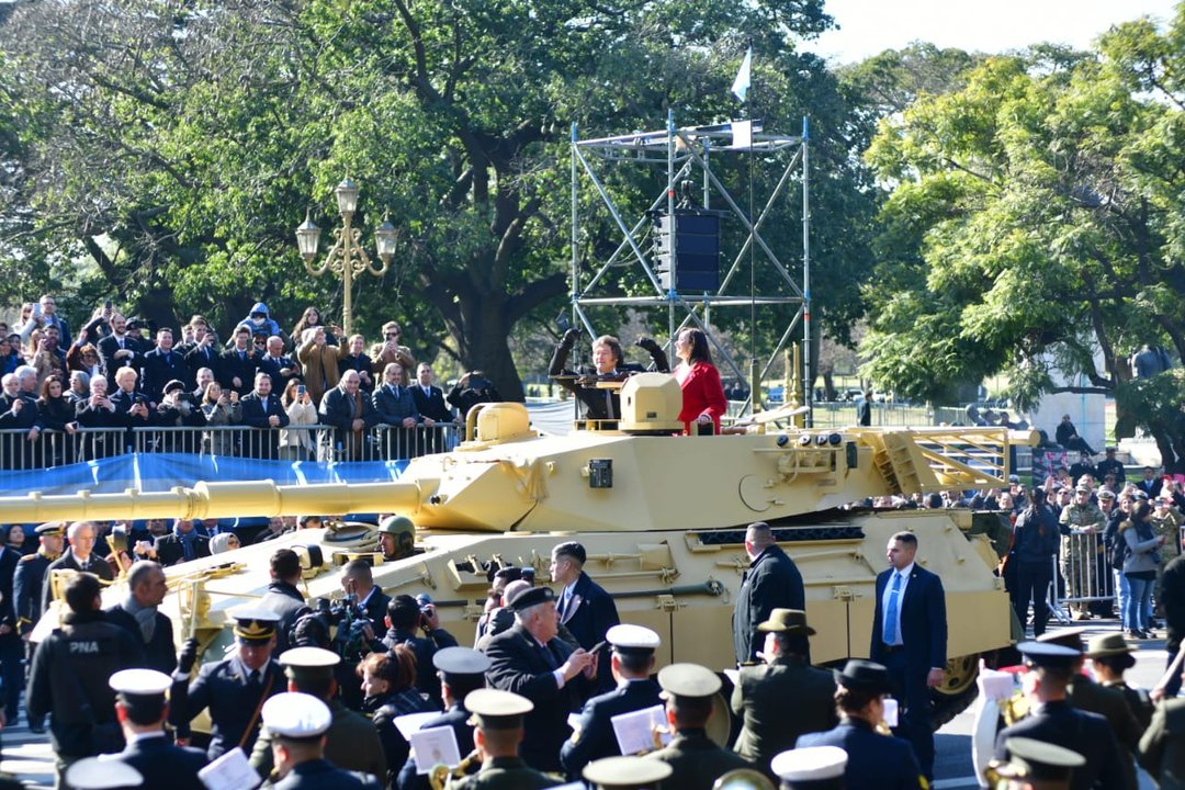 Milei no logra aumentar el presupuesto militar y se aleja de los estándares establecidos por la OTAN.