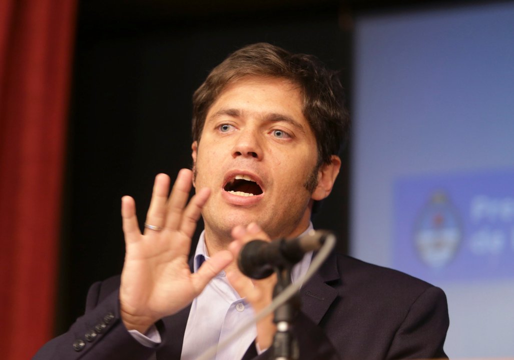 Kicillof reunió a decenas de intendentes y apuntó contra Milei por el ahogo económico de los municipios