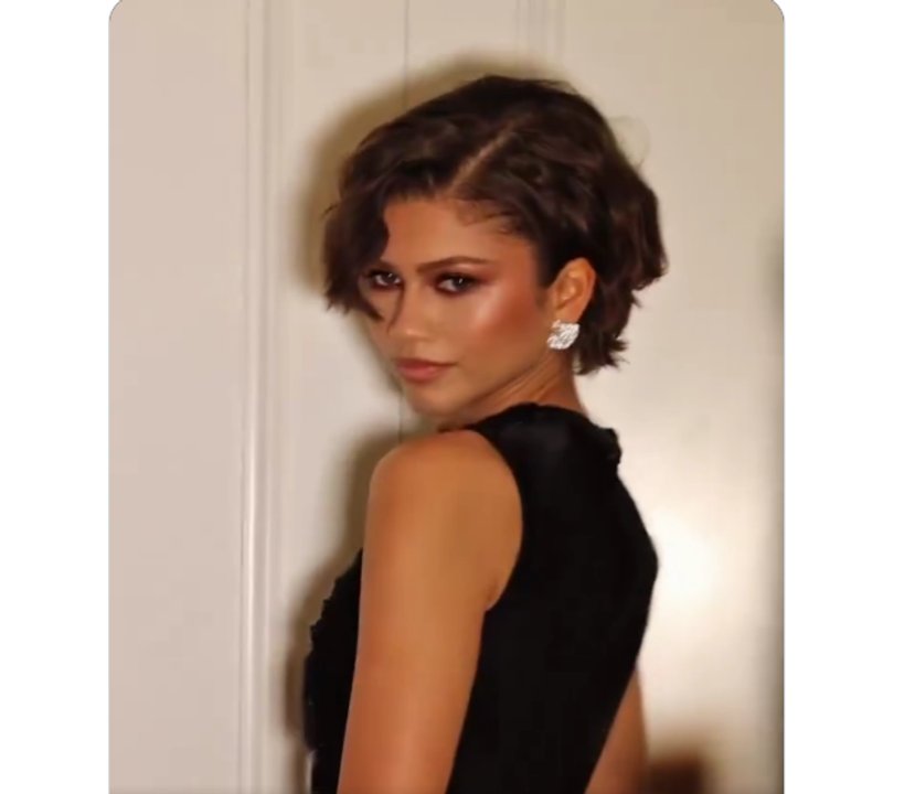 Zendaya luce “algo prestado” en la alfombra roja de “The Drama”: ¿de quién es el vestido?