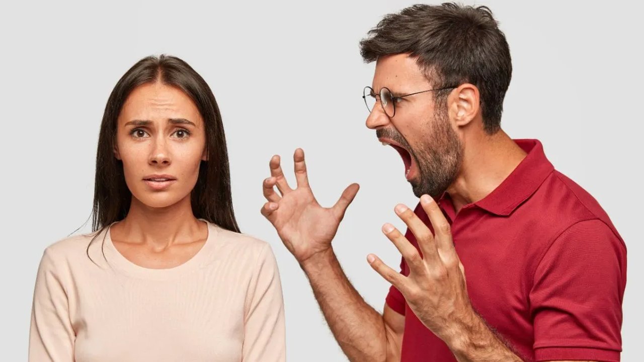 Cuál es el color que suelen usar las personas agresivas según la psicología