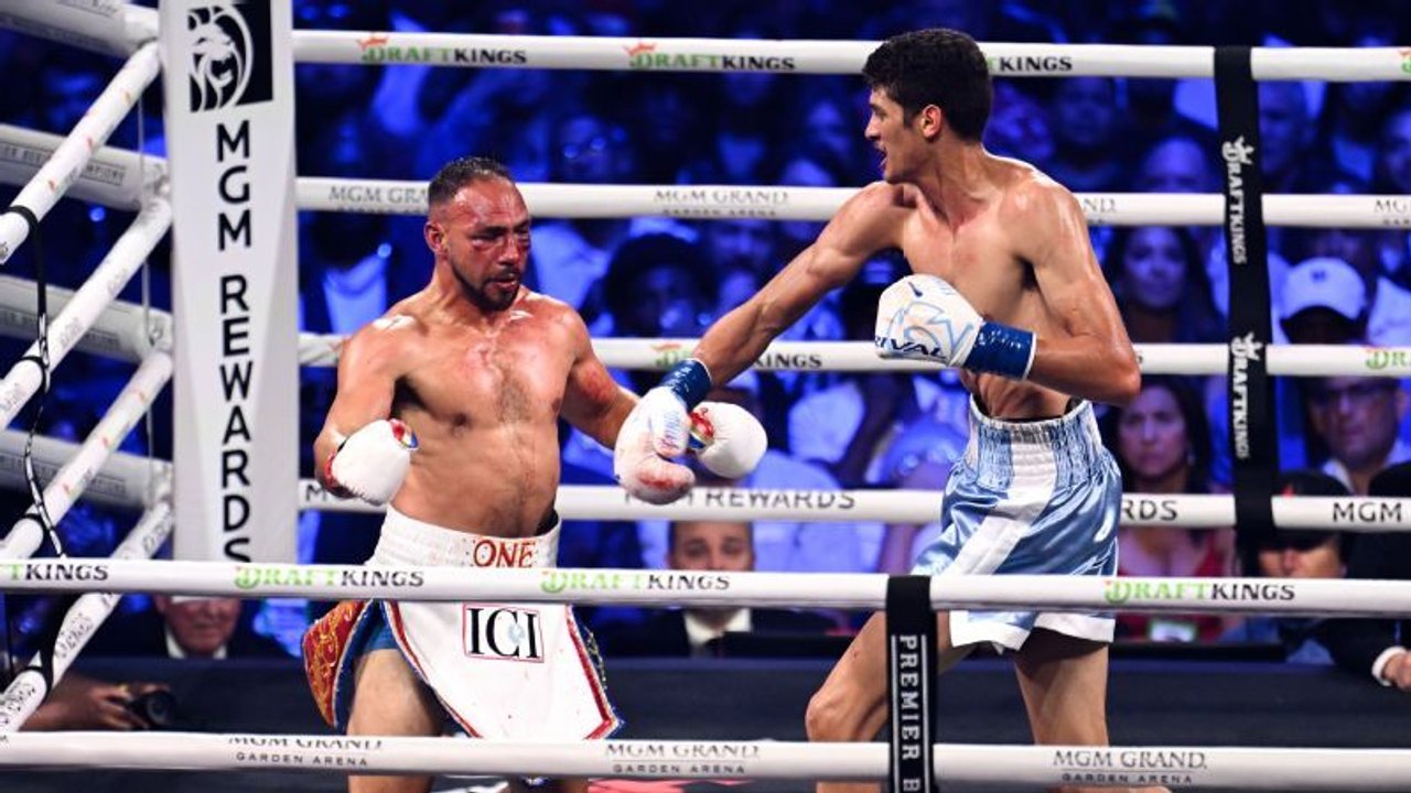 Sebastián Fundora destrozó a Keith Thurman y le ganó por nocaut técnico en el sexto round